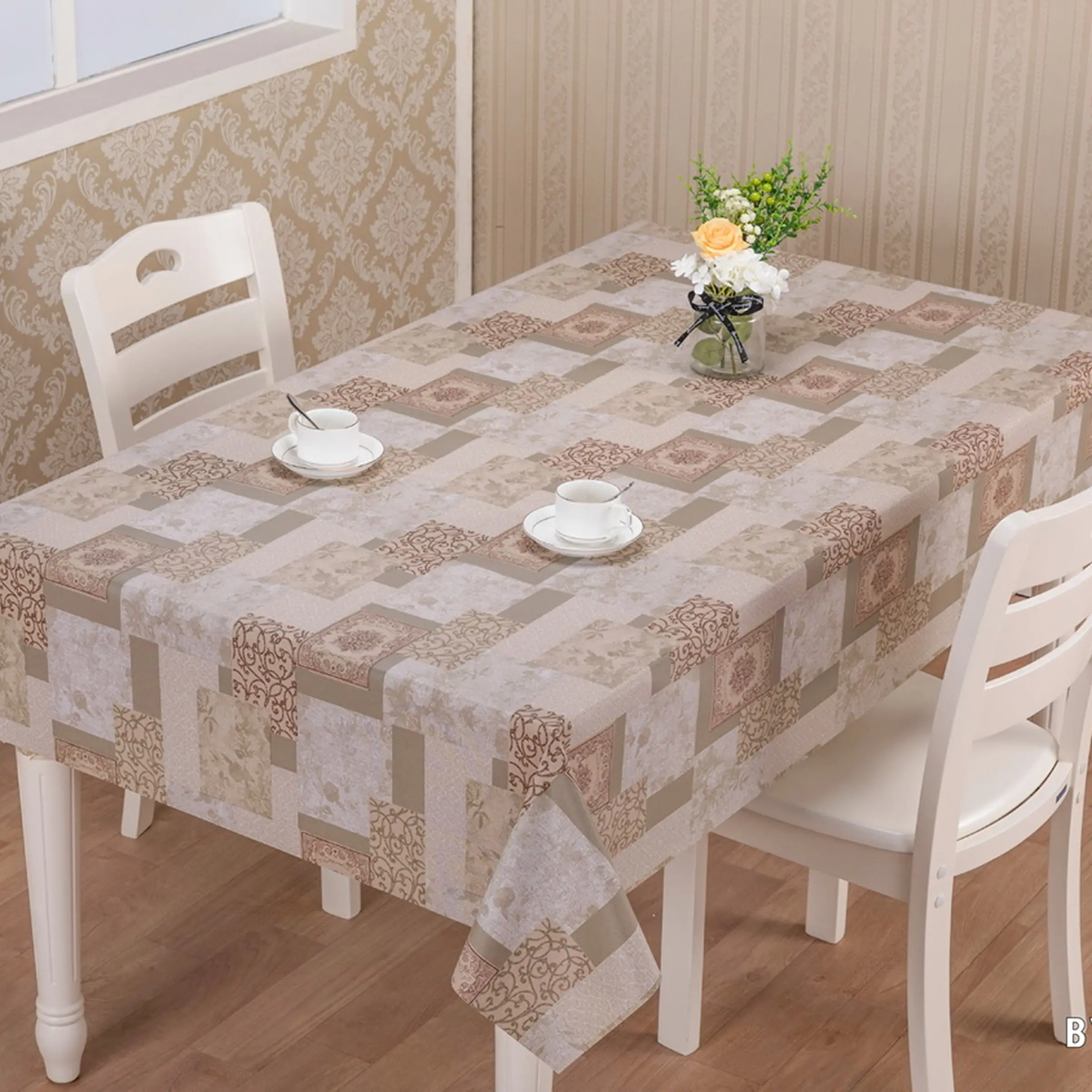 Cerata Stołowa Glitter na Tkaninie Poliestrowej – Klasyczna Kratka – Beżowa
